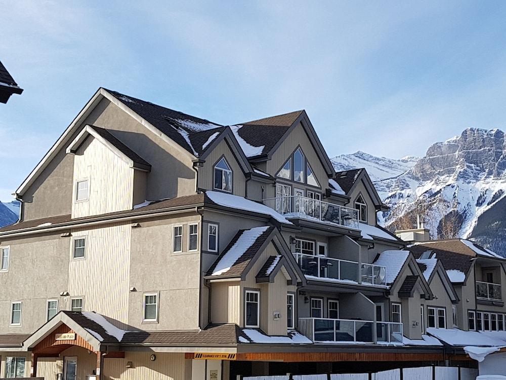 Prc Annex - Pet Friendly Aparthotel Canmore Esterno foto