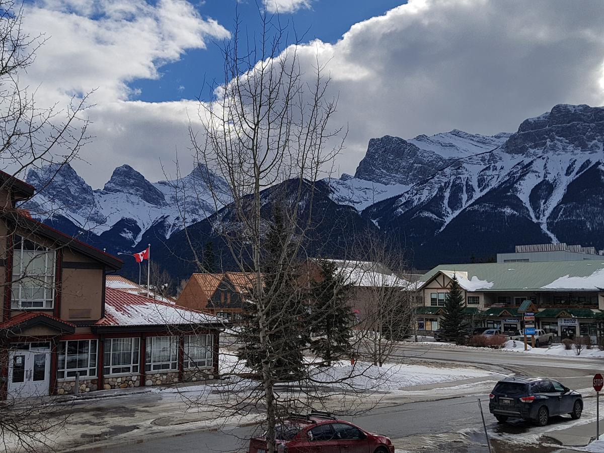 Prc Annex - Pet Friendly Aparthotel Canmore Esterno foto