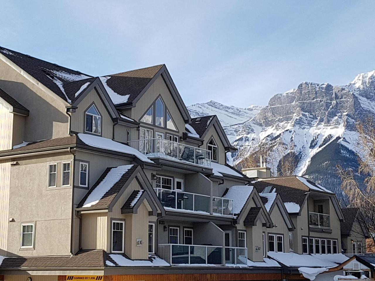 Prc Annex - Pet Friendly Aparthotel Canmore Esterno foto